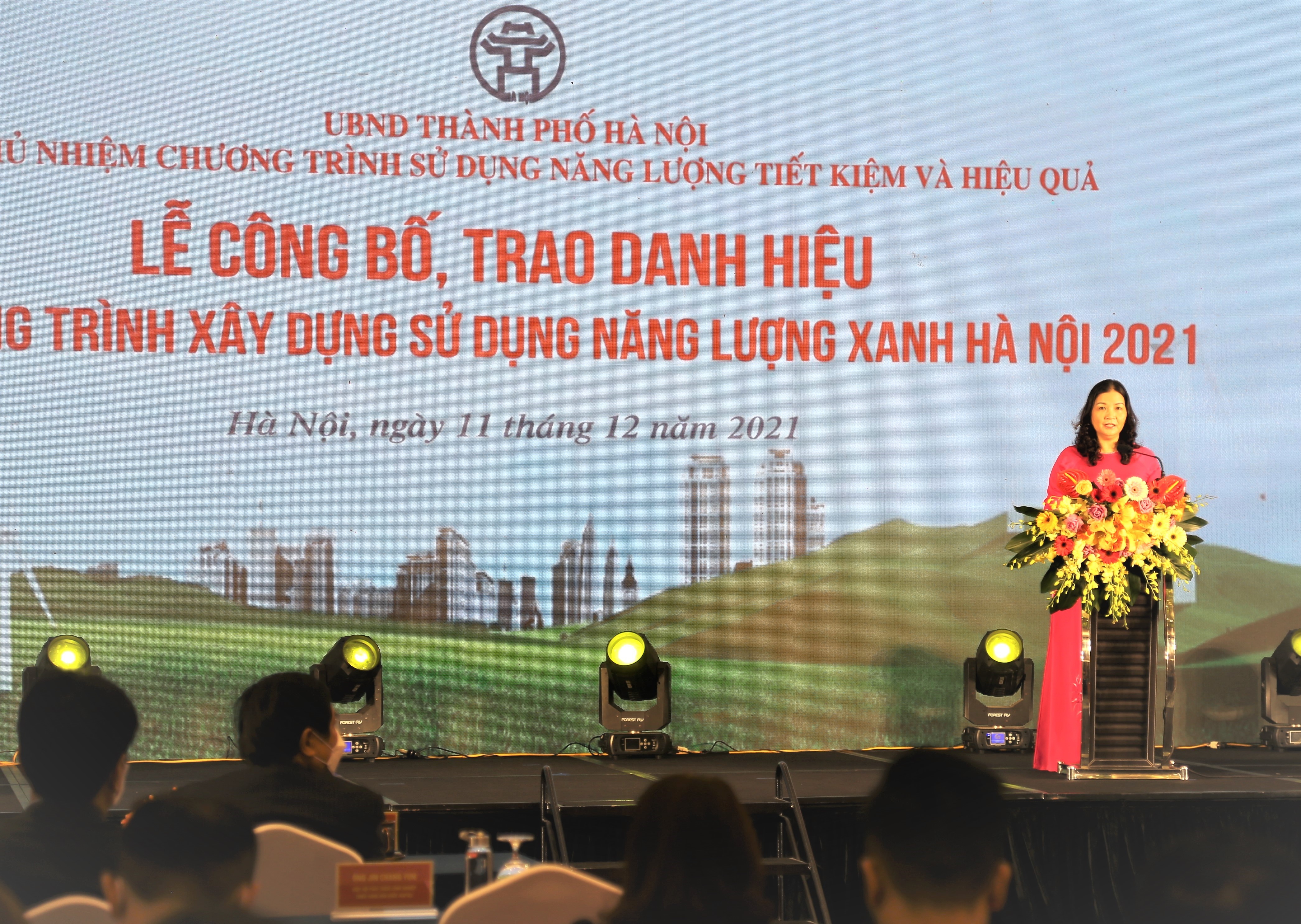 Hà Nội vinh danh 41 cơ sở, công trình xây dựng sử dụng năng lượng xanh năm 2021