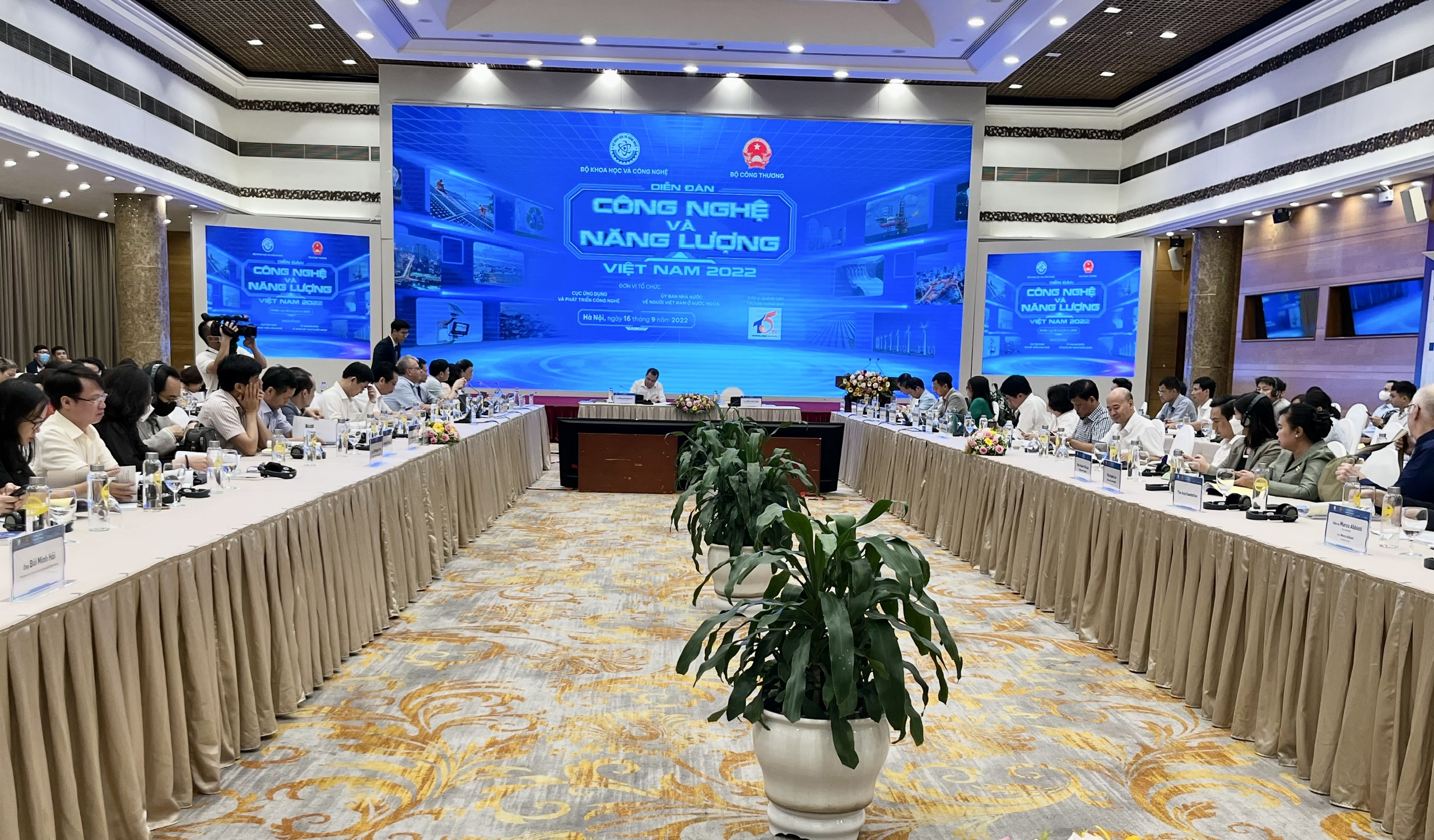 Giải pháp tiết kiệm năng lượng bảo đảm vững chắc an ninh năng lượng trong bối cảnh mới